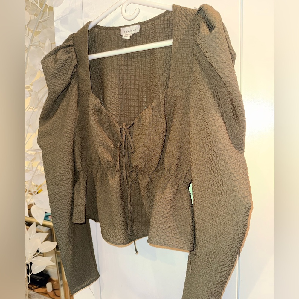 TOPSHOP Olive Green Puff Sleeve tie-front crop top - Picture 3 of 6